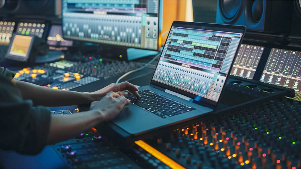 Best Laptop for Music Production & DJs